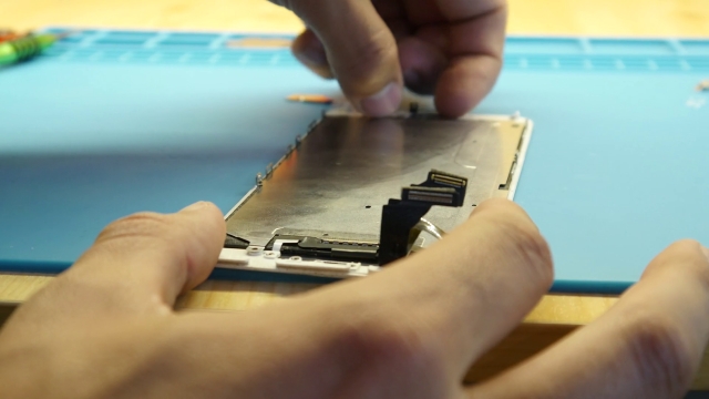 Reviving the Galaxy: Mastering Samsung Galaxy Repairs